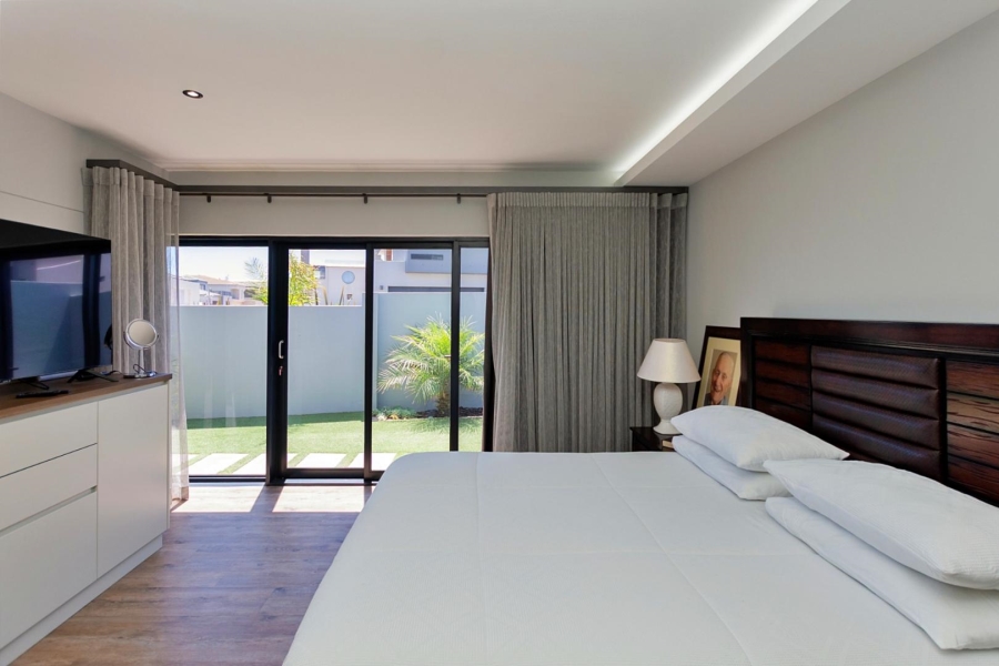 3 Bedroom Property for Sale in Calypso Beach Western Cape